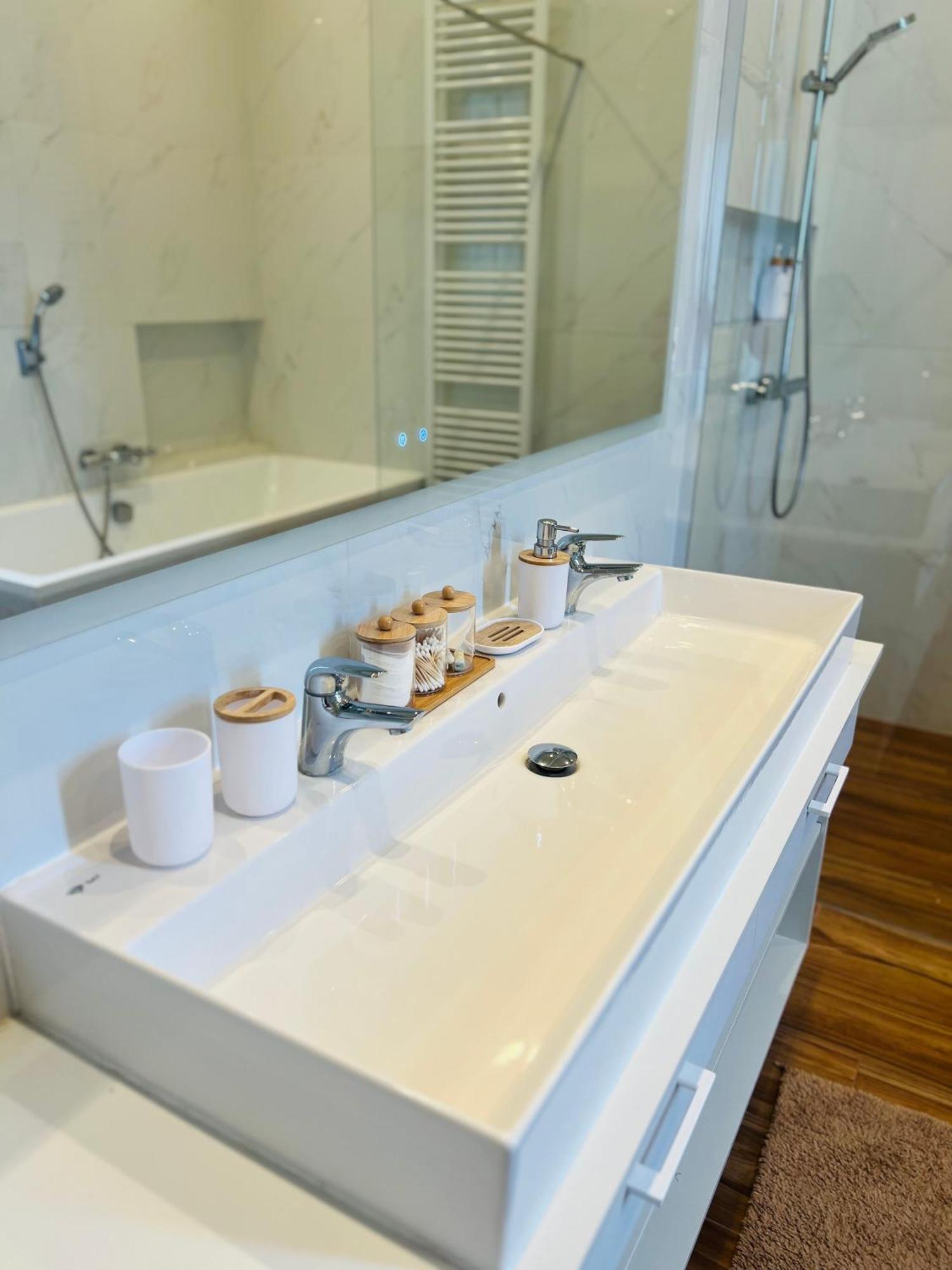 Wenceslas Square Apartment 150 M2 Praha Bagian luar foto